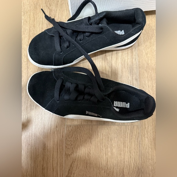 Puma Black and White Sneakers - Picture 3 of 8